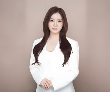 理事 SHIN KYUNGHWA
